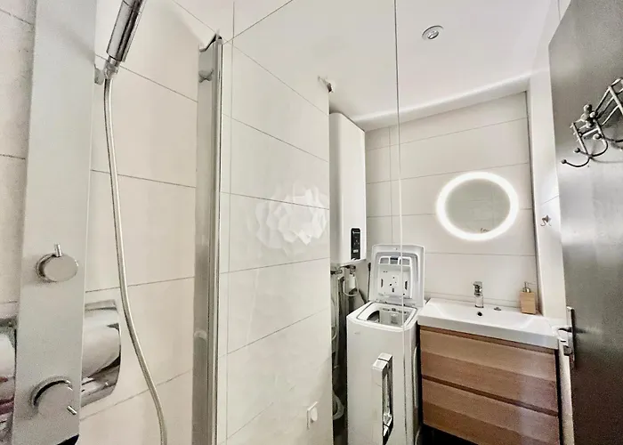 Pour 4 Face A La Avec Parking Prive, A - Fr-1-338-619 * Sete